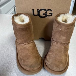 Little girls classic Ugg boots
